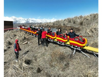 追云号单轨滑车：解锁景区全地形运营的创新方案